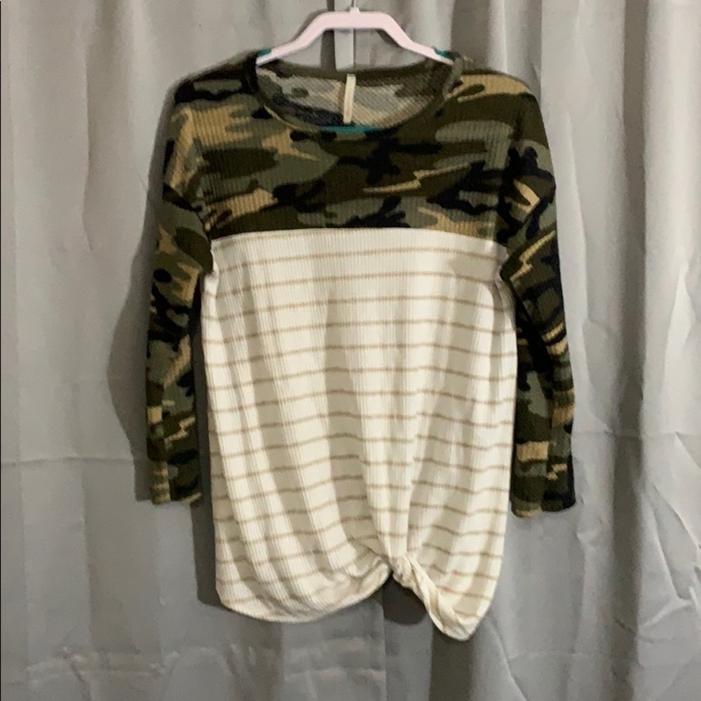Women’s Camo 3/4 Length Sleeve Shirt